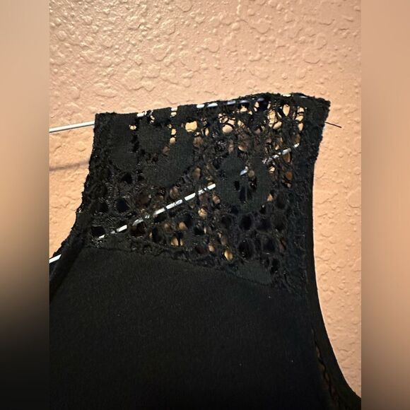 Beautiful black lace one piece dress - Picture 4 of 9